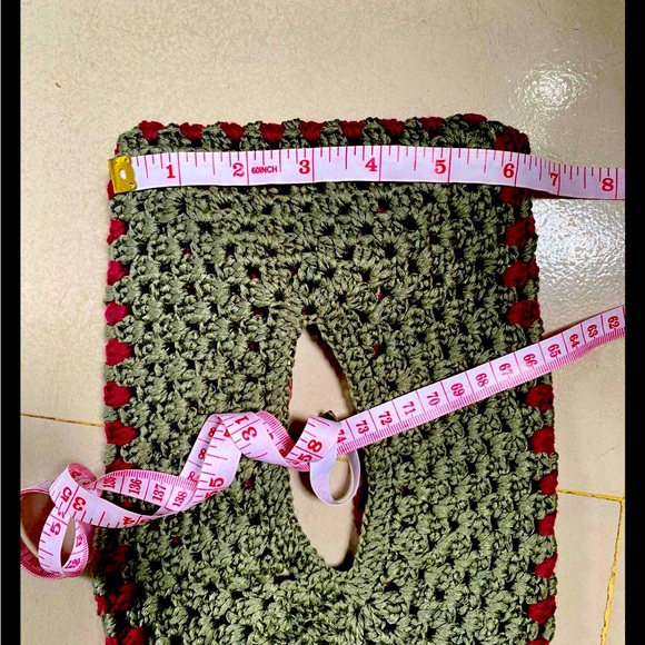 Crochet Tissue Box Cover - Picture 1 of 6